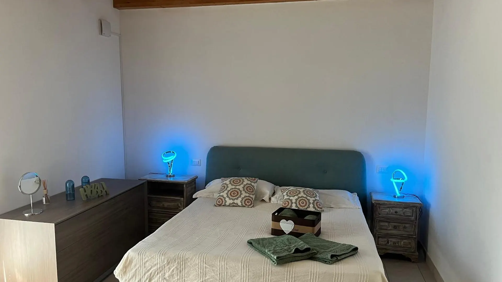 Orchidea Del Garda Rooms & Apartments Peschiera del Garda 0*,  Italy
